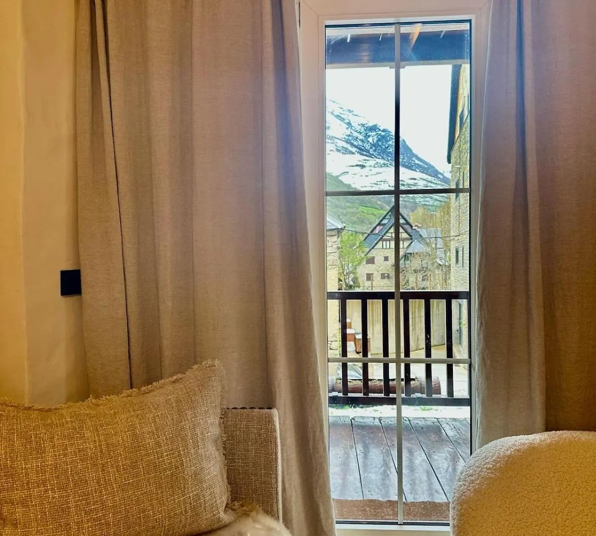 Arties Lodge
